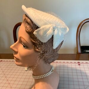 Vintage 1950s White Velvet and net Hat